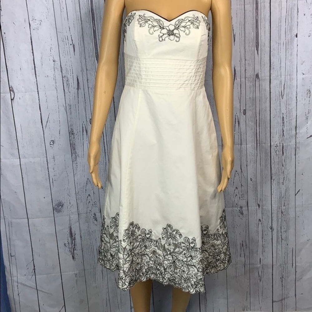 White House Black Market dress size 4 NWT